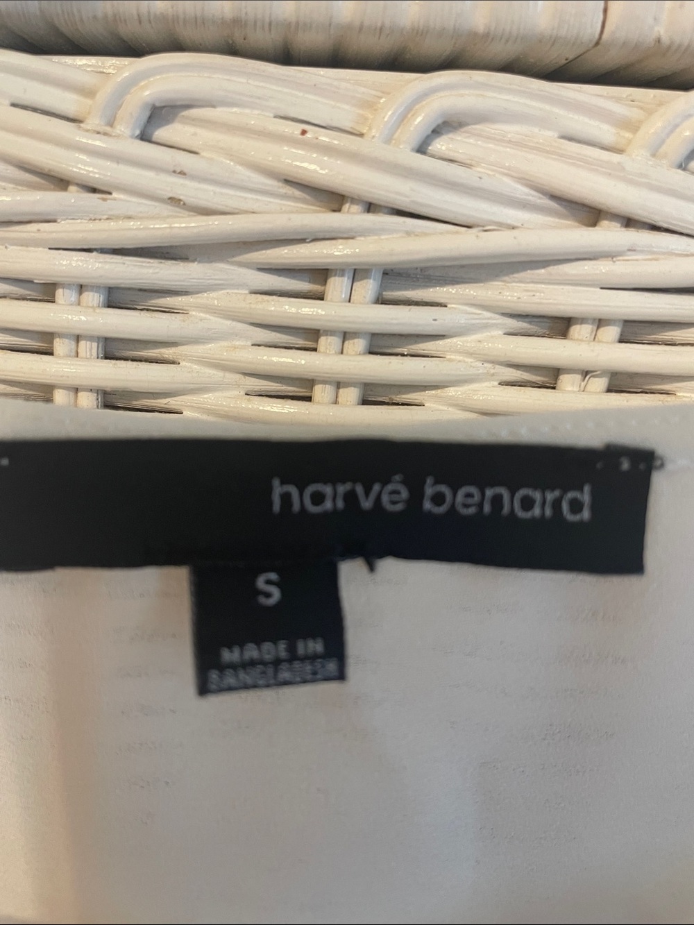 Harve Benard Ivory Lace-Hem Sleeveless Tank - Picture 2 of 7